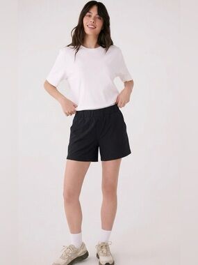 Women's Olivie Shorts in Black